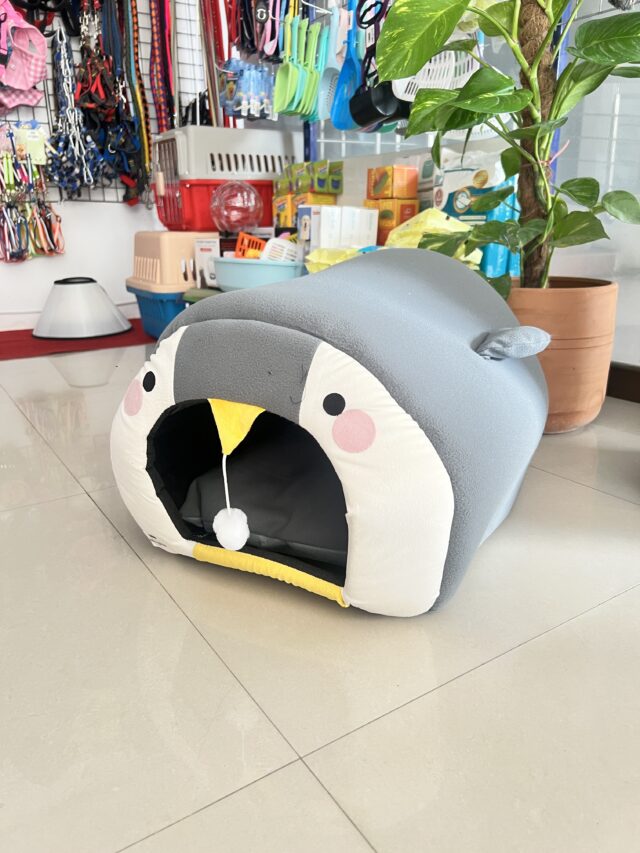 Penguin Face Igloo House - Image 3