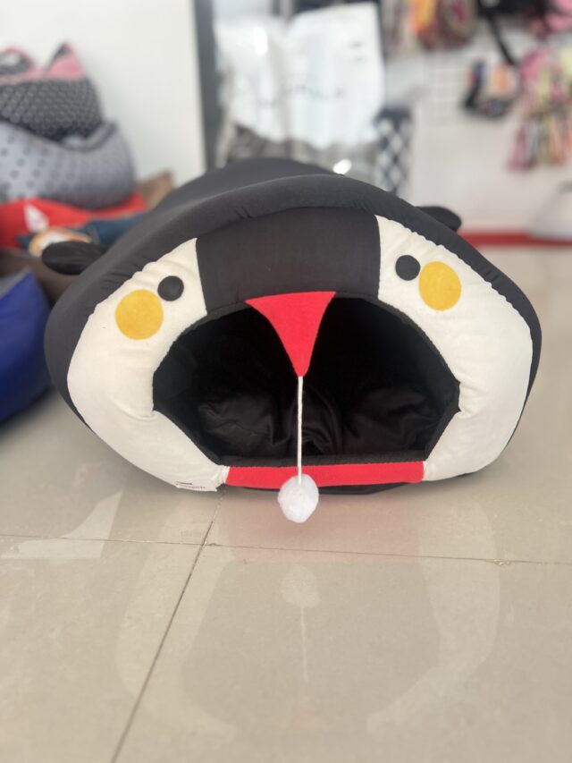 Penguin Face Igloo House - Image 2