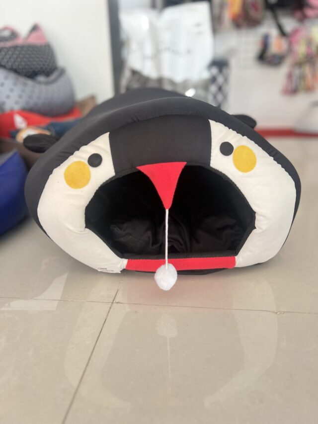 Penguin Face Igloo House - Image 2
