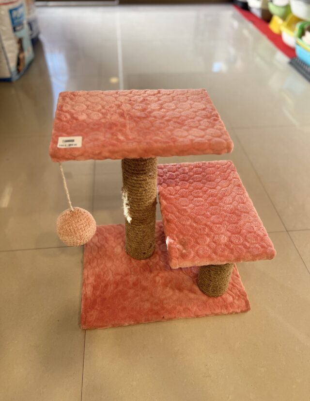 Scratch Post - 3 Pole