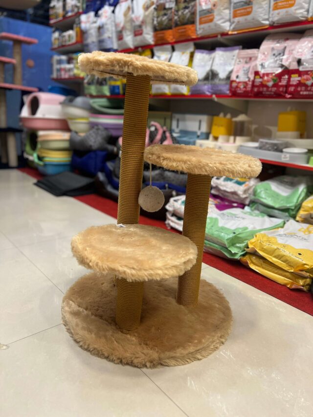 Premium 3 Pole Round Scratcher - Image 2