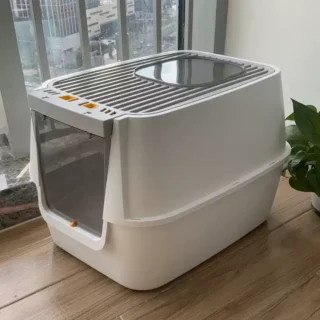Covered large cat litter box